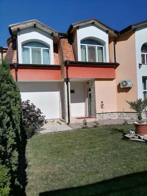Hotel Lucky 2 Pavel Banya Exterior foto